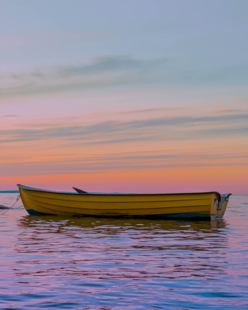 Jolle og solnedgang