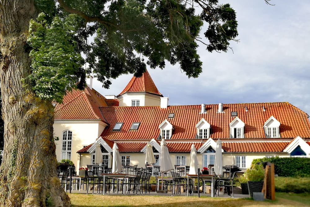 Gl. Avernæs Sinatur Hotel